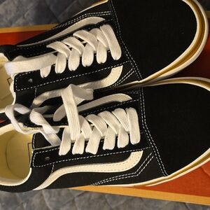 Women's Old Skool Stac Vans Size 7.5